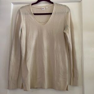 Soft cream gap sweater